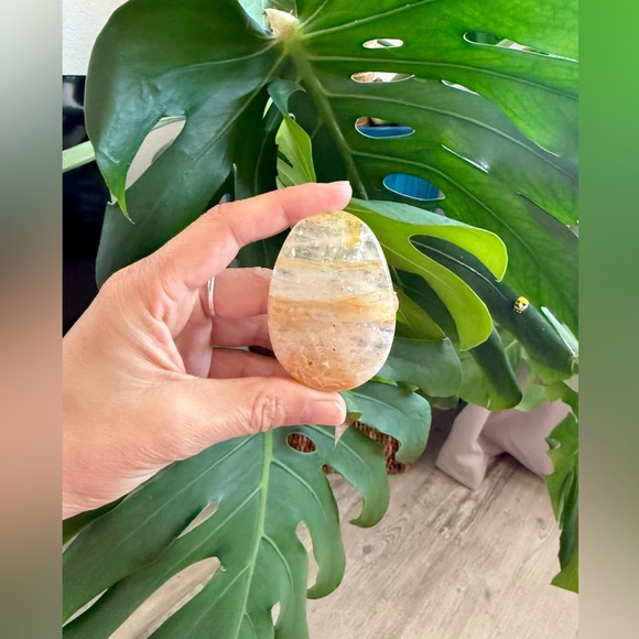 Golden Healer Palmstone - Picture 4 of 4